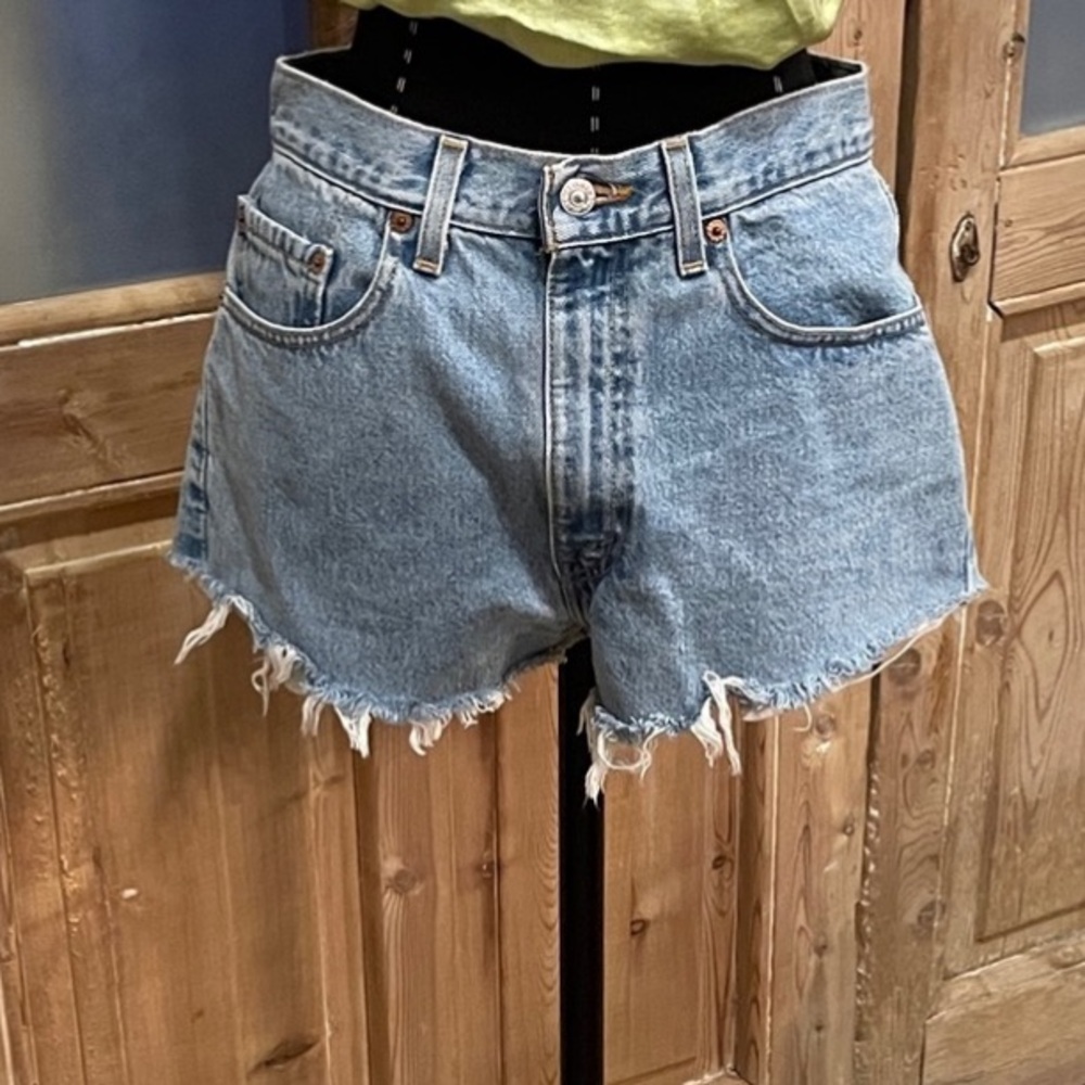 LEVIS denim Frayed Hem Women Shorts in light wash